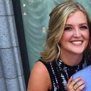 Meet your Posher, Abigail